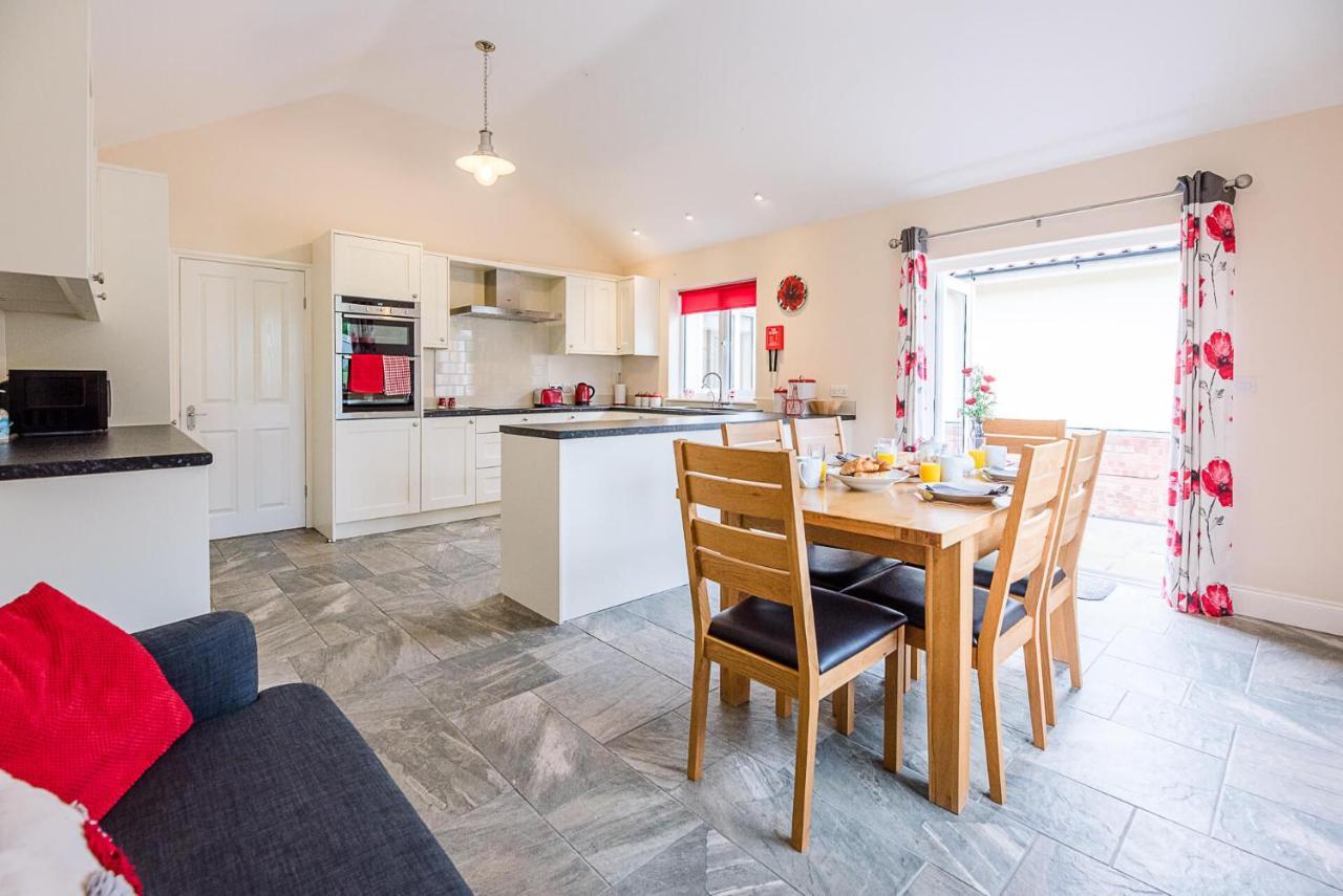 Grove Farm Bungalow With Swimming Pool, Dallinghoo Woodbridge Buitenkant foto