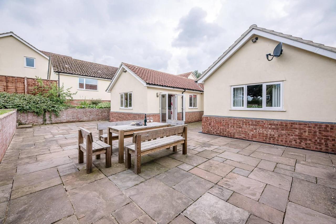 Grove Farm Bungalow With Swimming Pool, Dallinghoo Woodbridge Buitenkant foto